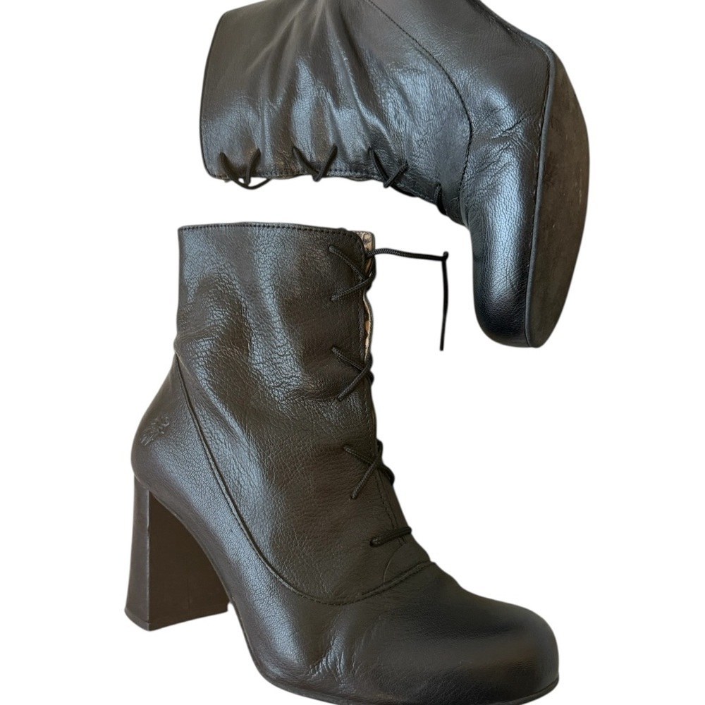 Fly London 9.5 (40) side zip EUC oBlack Leather Lace-Up Heeled Boots